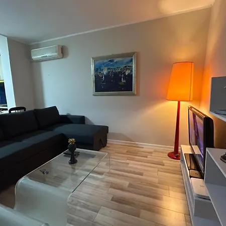 Alle's M Shyri Apartment Tirana