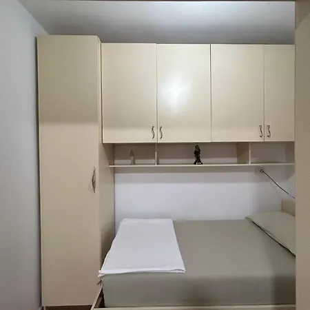 Appartement Alle's M Shyri