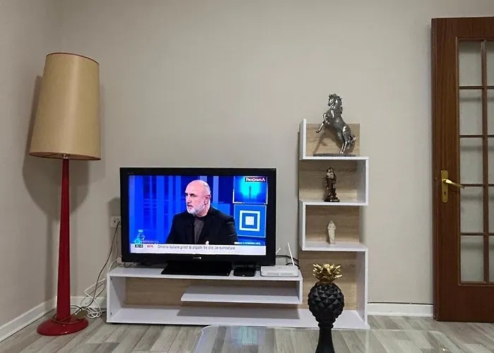 Alle's M Shyri Apartament